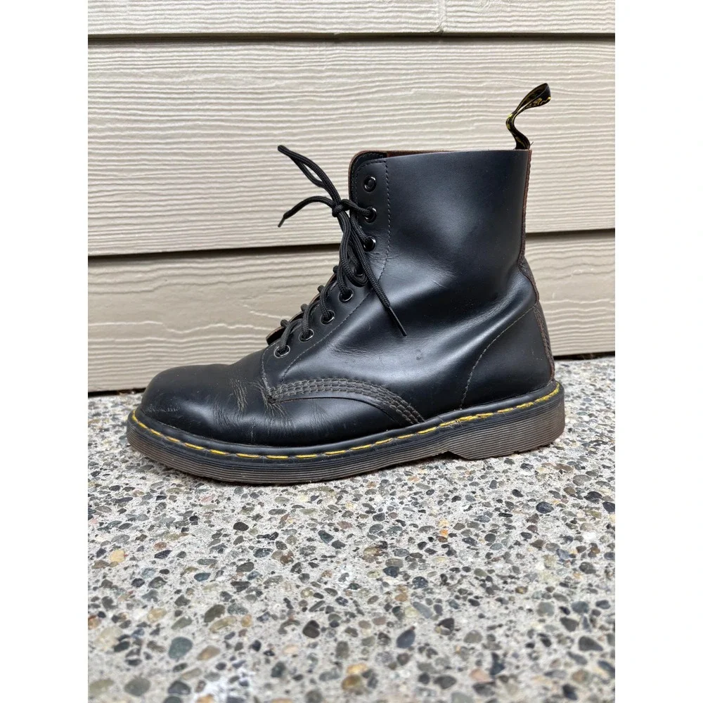 Dr.‎ Martens 1460 Men's Smooth Black Leather 8 Eye Combat Boots Yellow Stitching